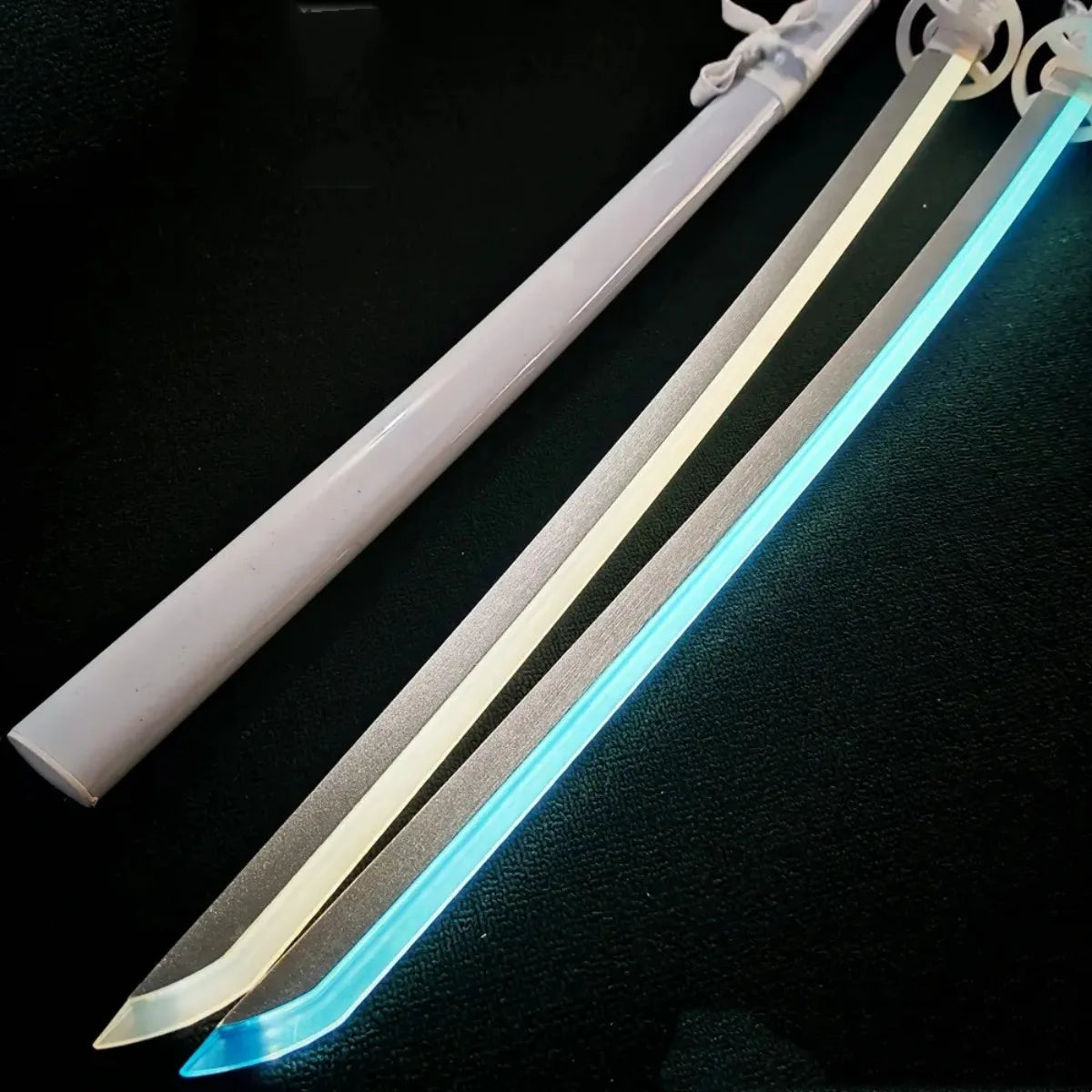 Bleach: Rukia Kuchiki "Sode no Shirayuki" 40" Luminous LED Katana